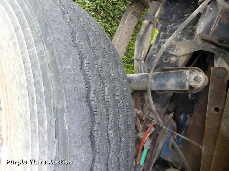 image for item EI9839 1974 Ford 9000 grain truck