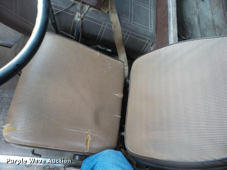 image for item EI9839 1974 Ford 9000 grain truck