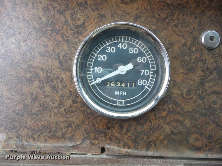 image for item EI9839 1974 Ford 9000 grain truck