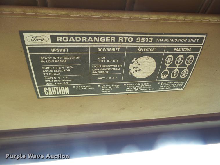 image for item EI9839 1974 Ford 9000 grain truck