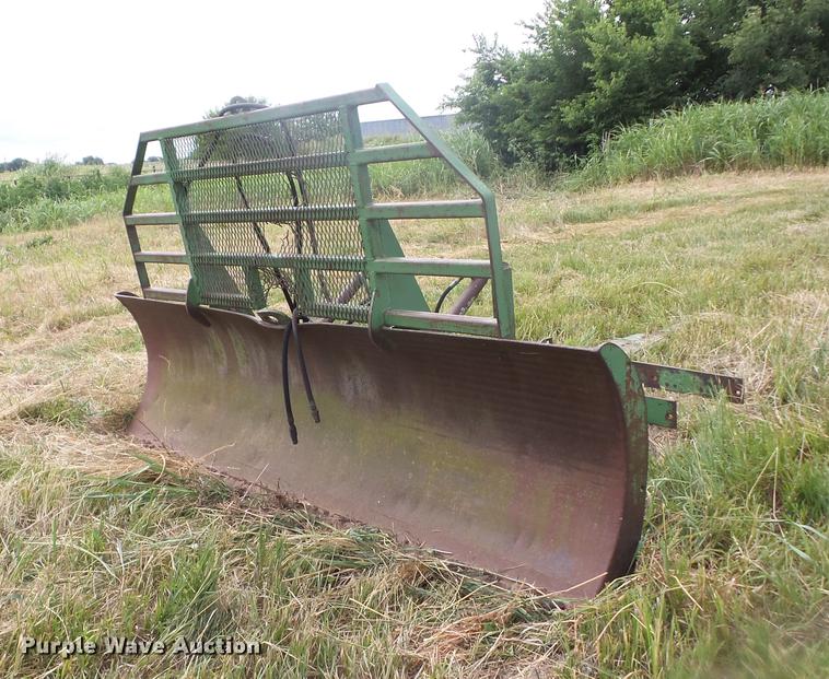 image for item EI9840 John Deere 534 dozer blade