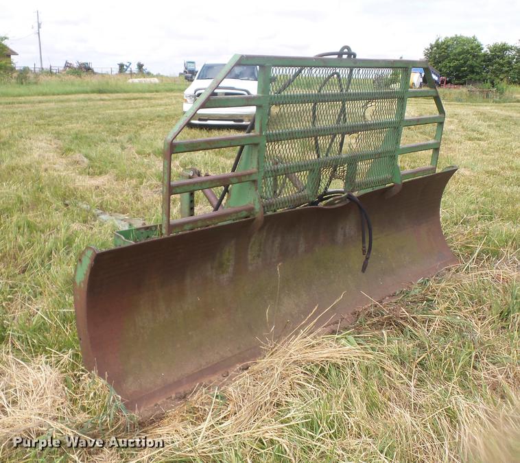 image for item EI9840 John Deere 534 dozer blade