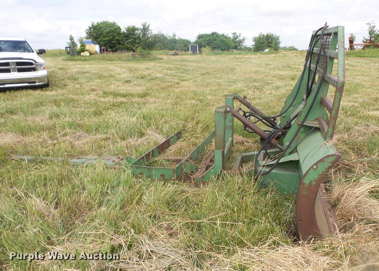 image for item EI9840 John Deere 534 dozer blade