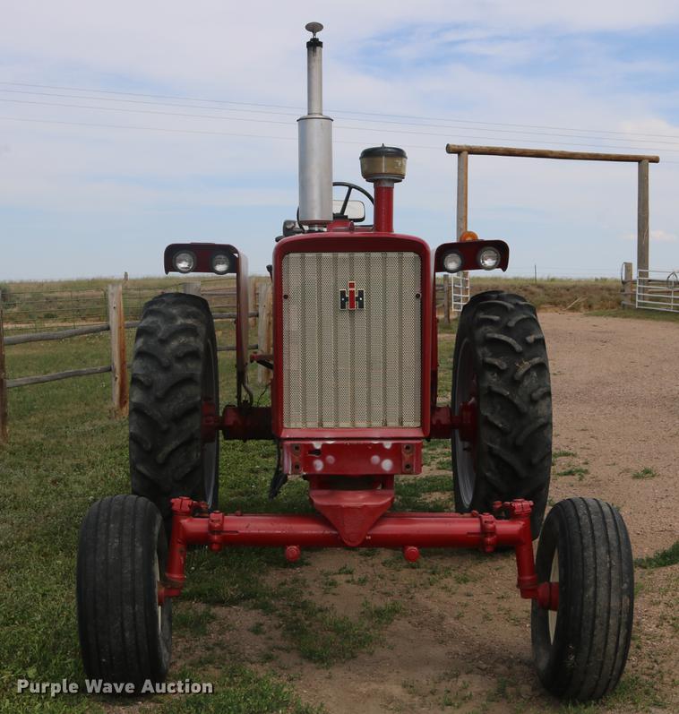 image for item EP9500 Farmall 706 tractor