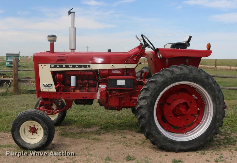 image for item EP9500 Farmall 706 tractor
