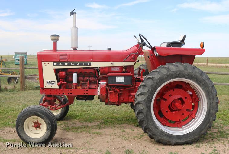 image for item EP9500 Farmall 706 tractor