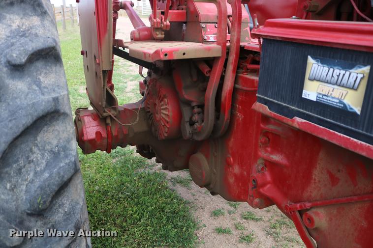 image for item EP9500 Farmall 706 tractor