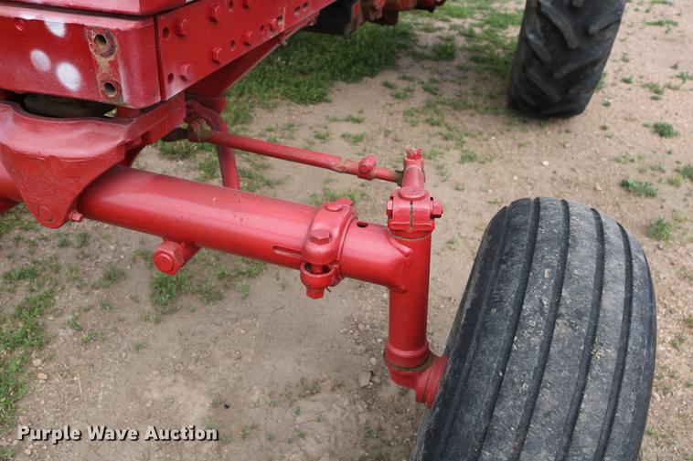 image for item EP9500 Farmall 706 tractor