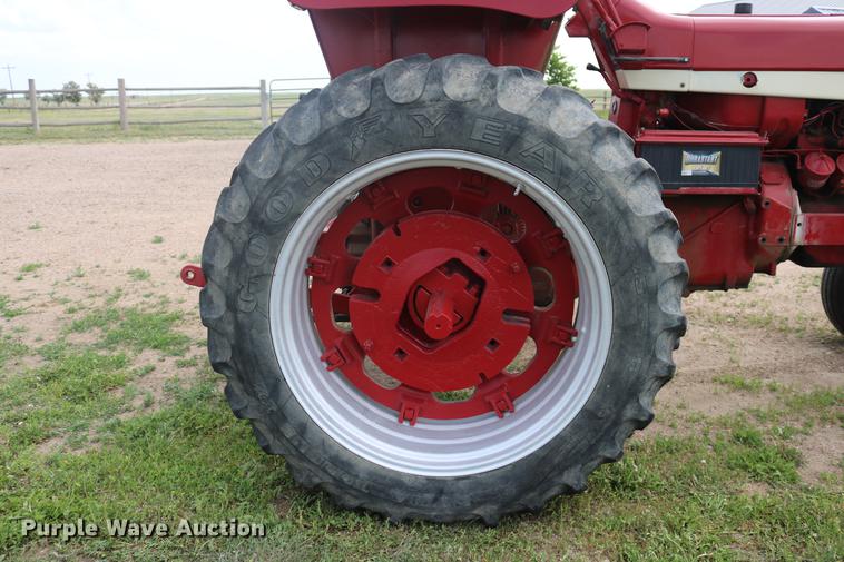 image for item EP9500 Farmall 706 tractor