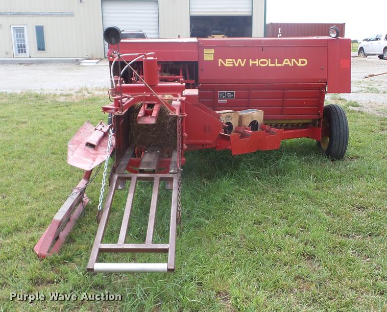 image for item K6274 Sperry New Holland Hayliner 425 small square baler