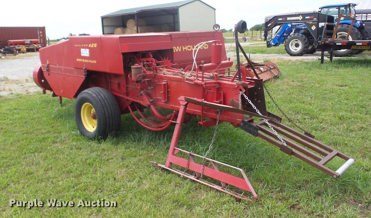 image for item K6274 Sperry New Holland Hayliner 425 small square baler