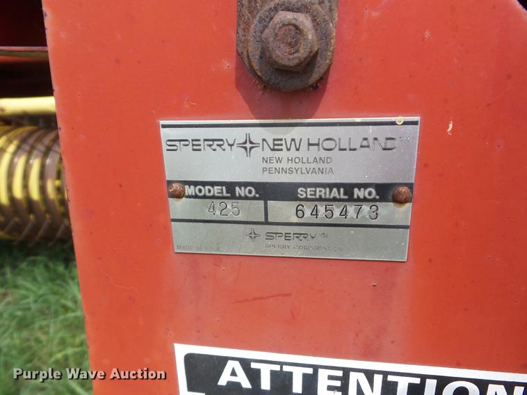 image for item K6274 Sperry New Holland Hayliner 425 small square baler
