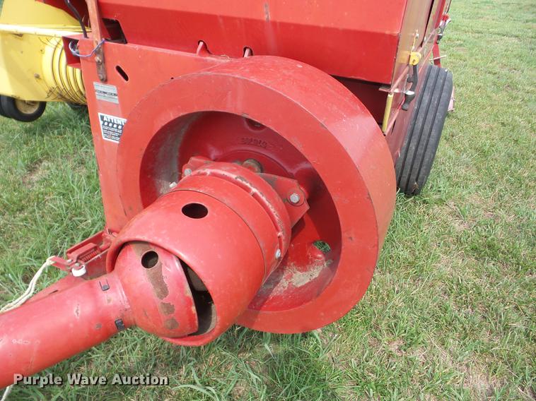 image for item K6274 Sperry New Holland Hayliner 425 small square baler