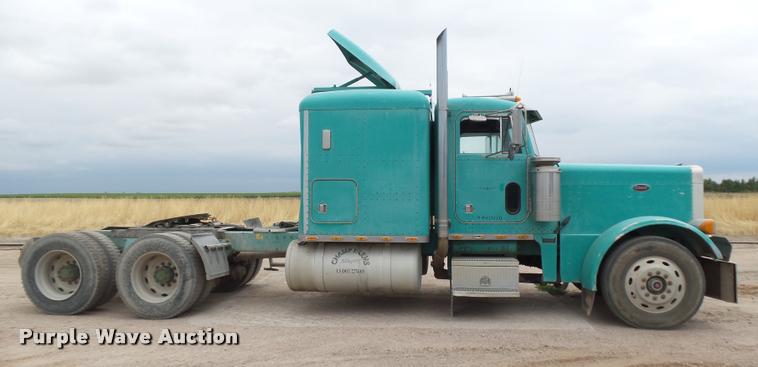 image for item DB6248 1993 Peterbilt 379 semi truck