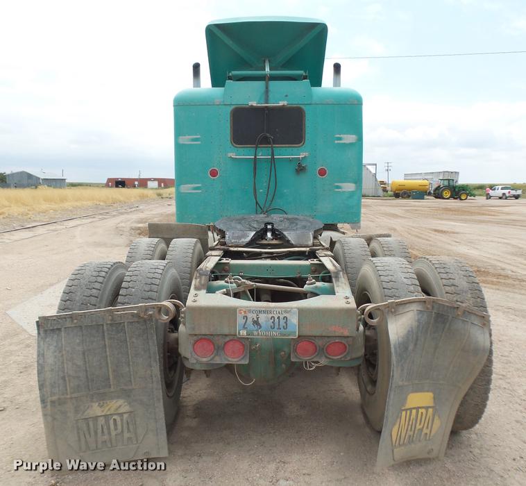image for item DB6248 1993 Peterbilt 379 semi truck