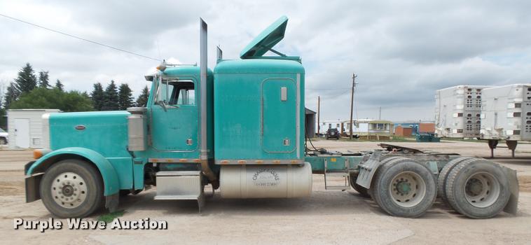 image for item DB6248 1993 Peterbilt 379 semi truck