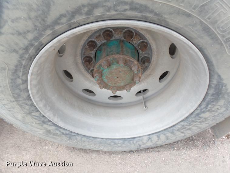 image for item DB6248 1993 Peterbilt 379 semi truck