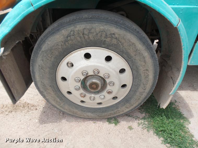 image for item DB6248 1993 Peterbilt 379 semi truck