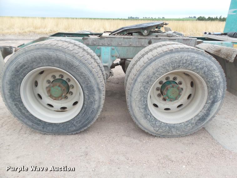 image for item DB6248 1993 Peterbilt 379 semi truck