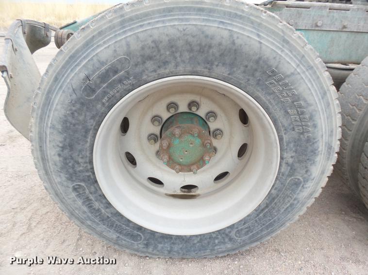 image for item DB6248 1993 Peterbilt 379 semi truck