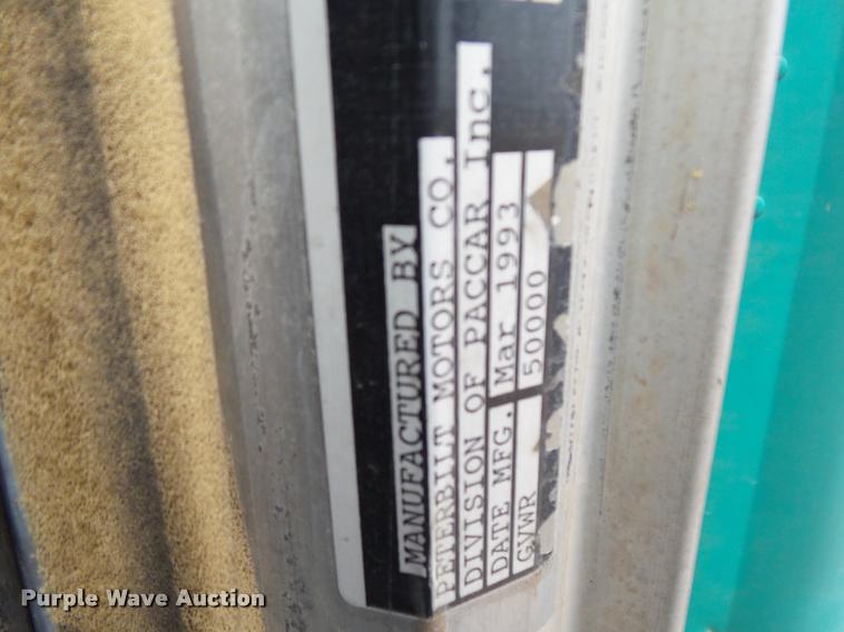 image for item DB6248 1993 Peterbilt 379 semi truck