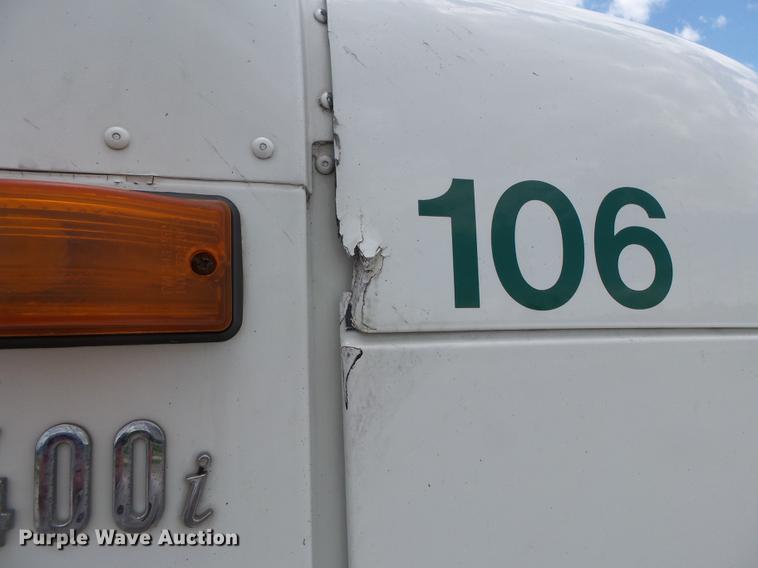 image for item DB7113 2003 International 9400i semi truck