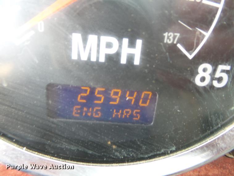 image for item DB7113 2003 International 9400i semi truck