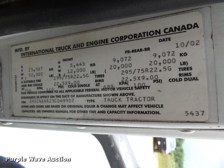 image for item DB7113 2003 International 9400i semi truck