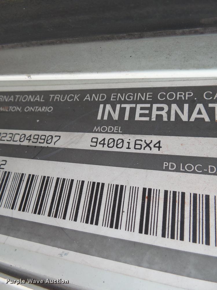 image for item DB7113 2003 International 9400i semi truck