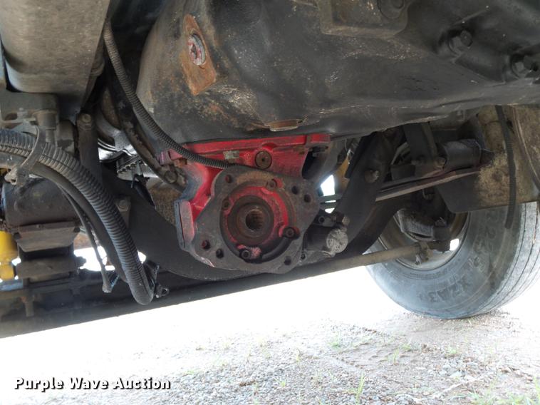 image for item DB7113 2003 International 9400i semi truck