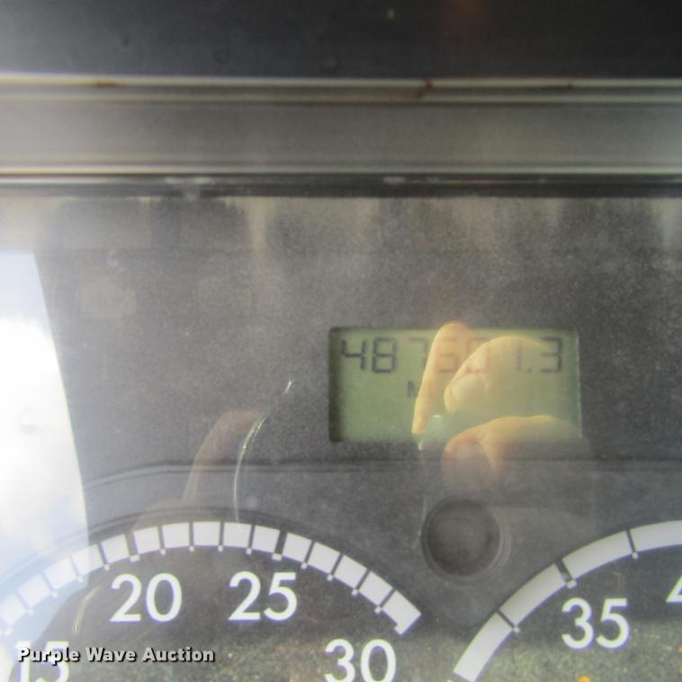 image for item DC0028 2012 Freightliner Cascadia semi truck