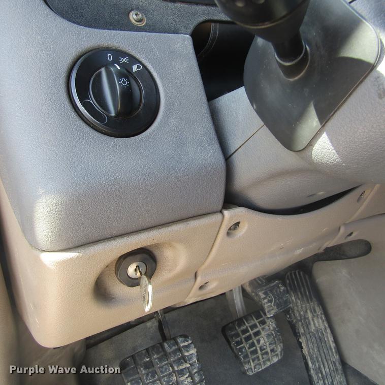 image for item DC0028 2012 Freightliner Cascadia semi truck