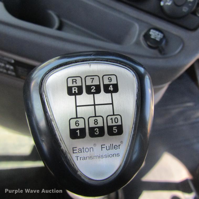 image for item DC0028 2012 Freightliner Cascadia semi truck