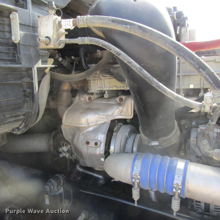 image for item DC0028 2012 Freightliner Cascadia semi truck