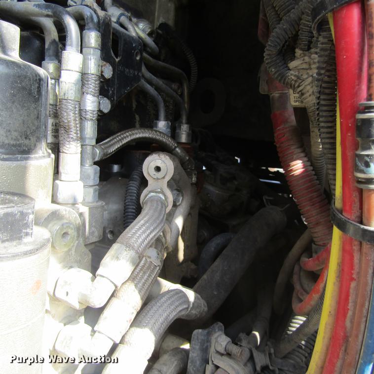 image for item DC0028 2012 Freightliner Cascadia semi truck