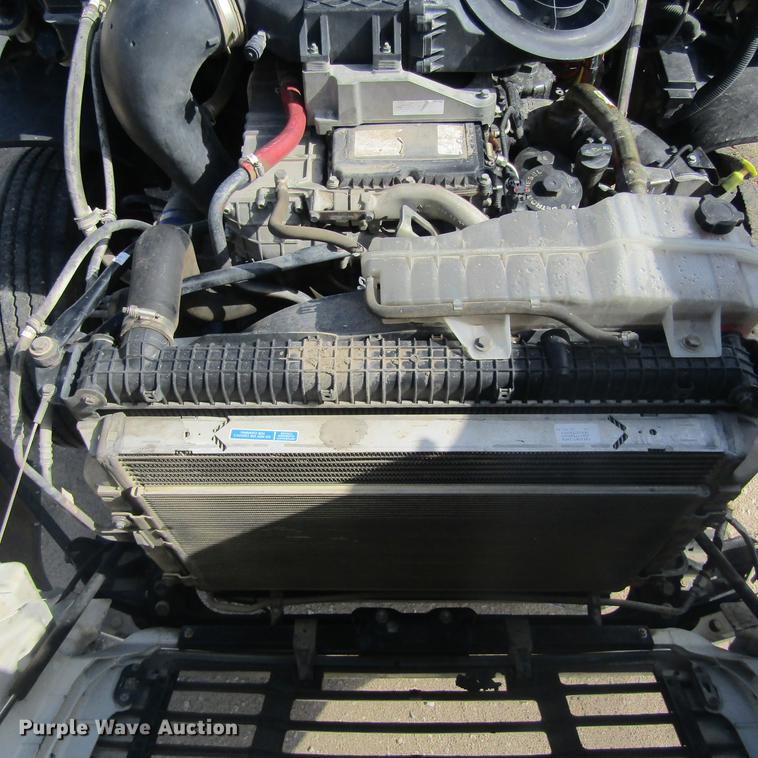 image for item DC0028 2012 Freightliner Cascadia semi truck