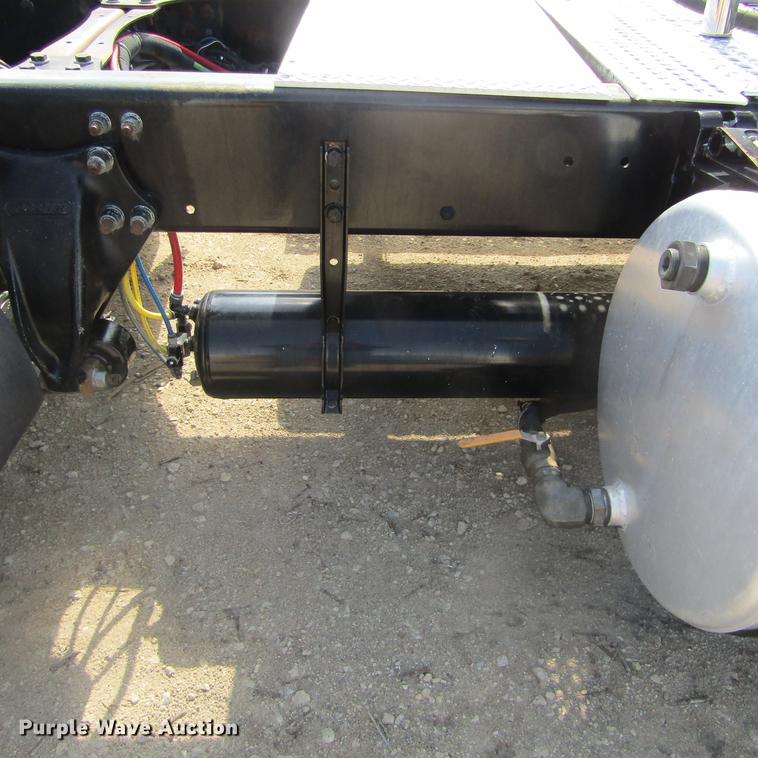 image for item DC0028 2012 Freightliner Cascadia semi truck