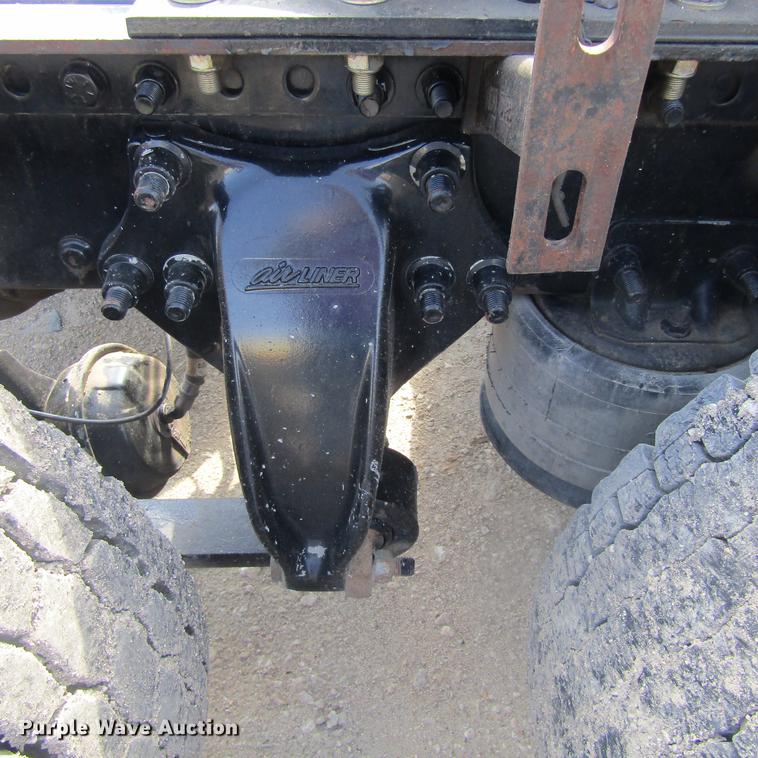 image for item DC0028 2012 Freightliner Cascadia semi truck