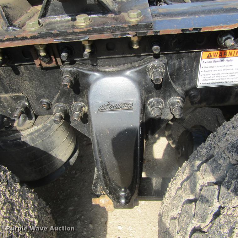 image for item DC0028 2012 Freightliner Cascadia semi truck