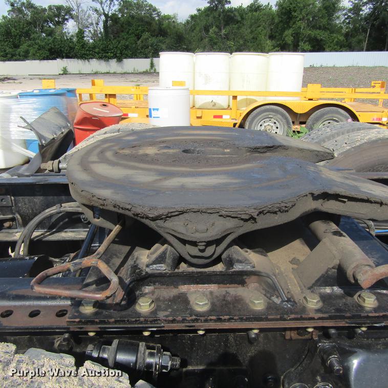 image for item DC0028 2012 Freightliner Cascadia semi truck