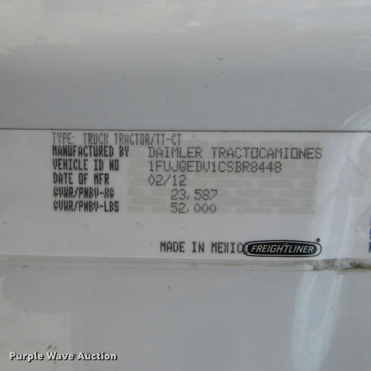 image for item DC0028 2012 Freightliner Cascadia semi truck