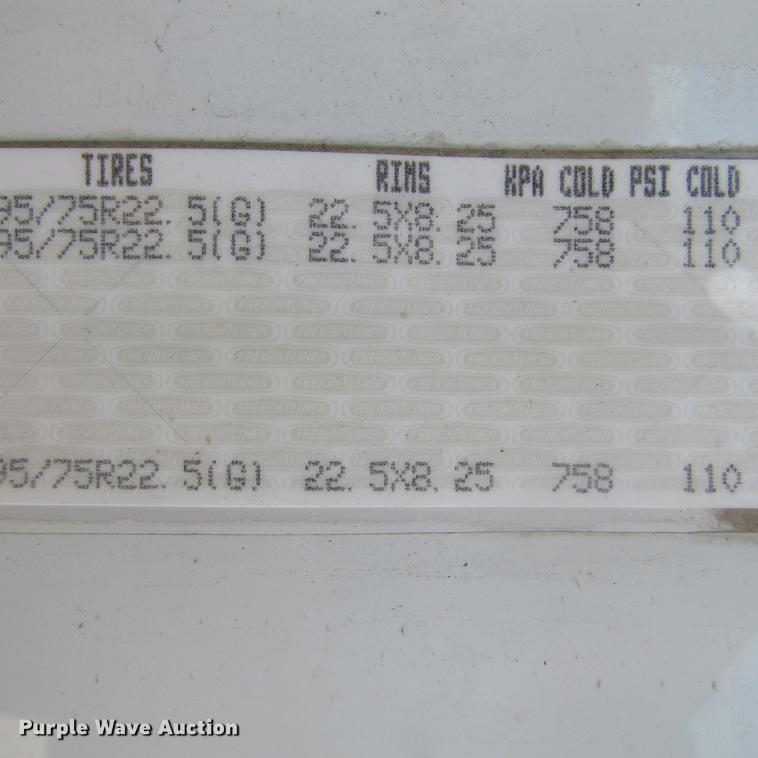 image for item DC0028 2012 Freightliner Cascadia semi truck