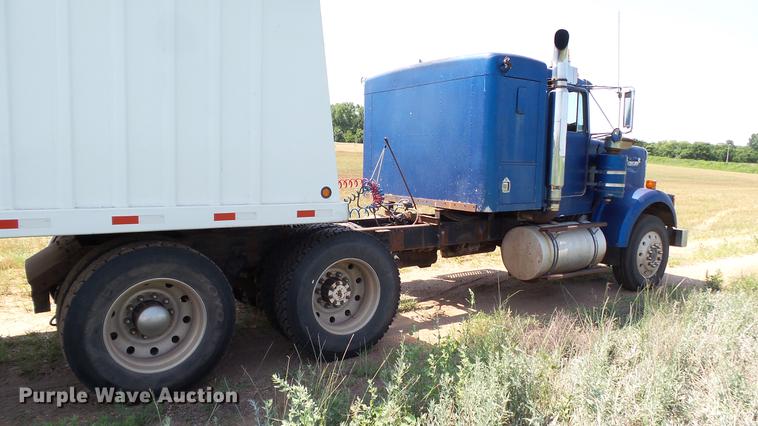 image for item DC4177 1986 Kenworth W900 semi truck