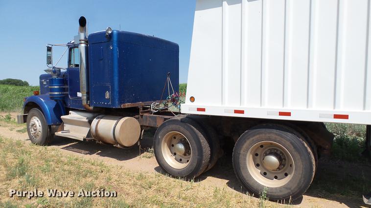 image for item DC4177 1986 Kenworth W900 semi truck