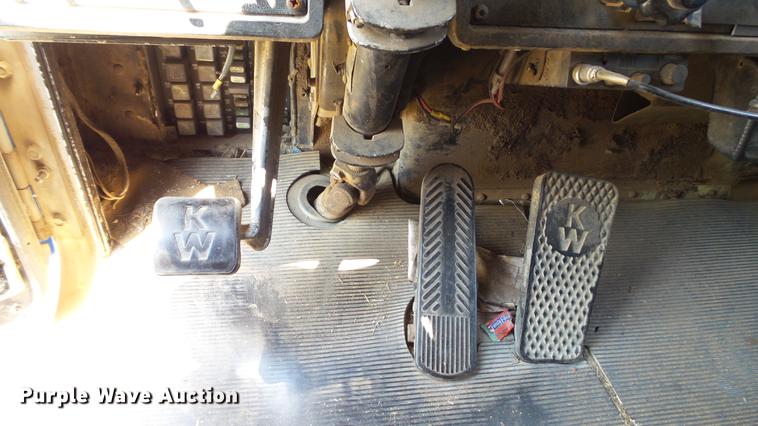 image for item DC4177 1986 Kenworth W900 semi truck