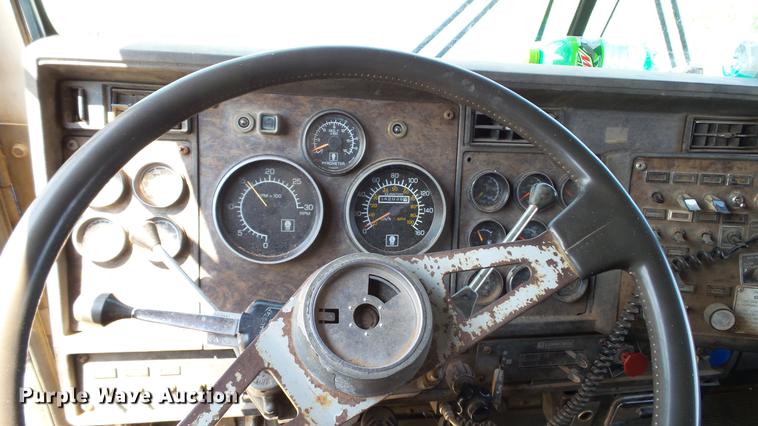 image for item DC4177 1986 Kenworth W900 semi truck