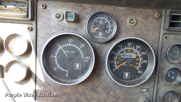 image for item DC4177 1986 Kenworth W900 semi truck