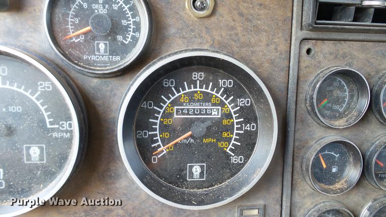 image for item DC4177 1986 Kenworth W900 semi truck