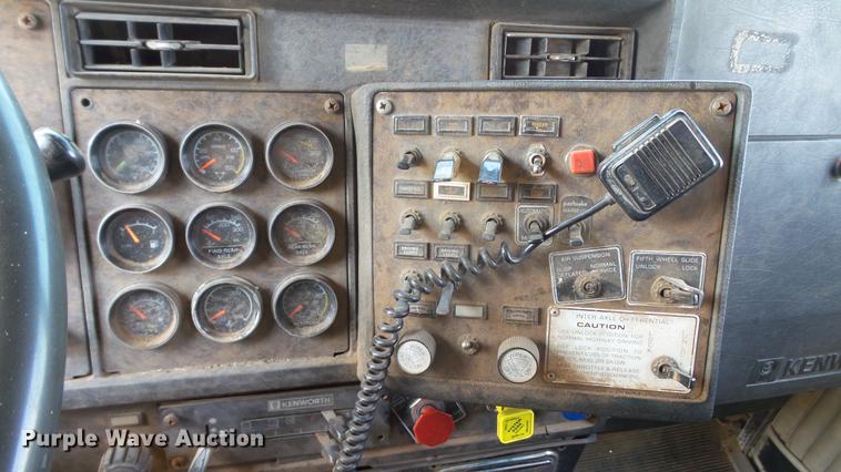 image for item DC4177 1986 Kenworth W900 semi truck