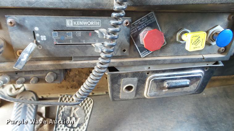 image for item DC4177 1986 Kenworth W900 semi truck
